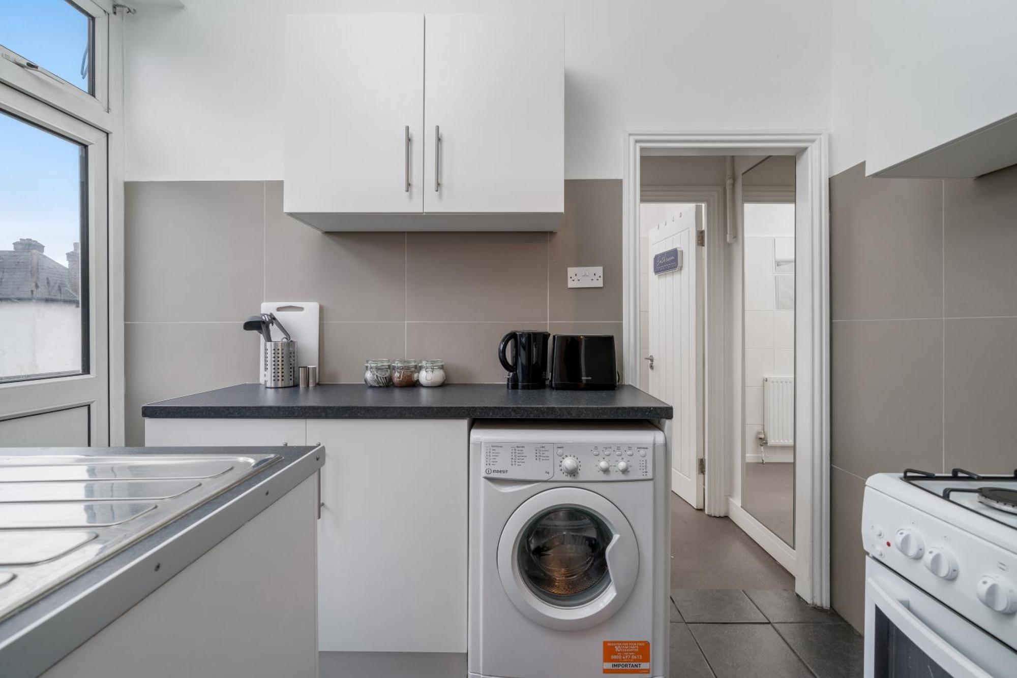 Апартаменты The Tooting Bec Hideaway - Prime Location Лондон Экстерьер фото